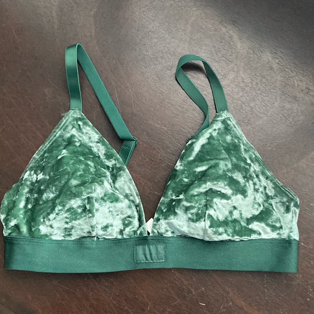 NWOT Victoria’s Secret Love Pink Faux Velvet Bralette Emerald Green Sz L